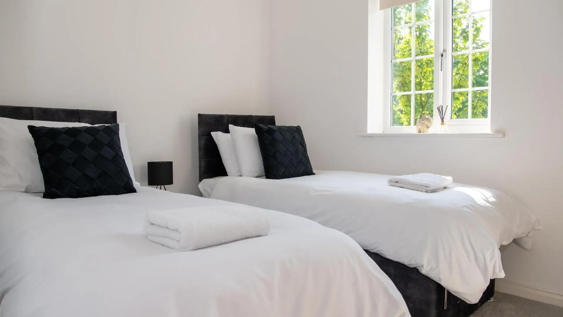 아파트 Spacious Retreat With Parking: Ideal For Families & Contractors 요크 영국