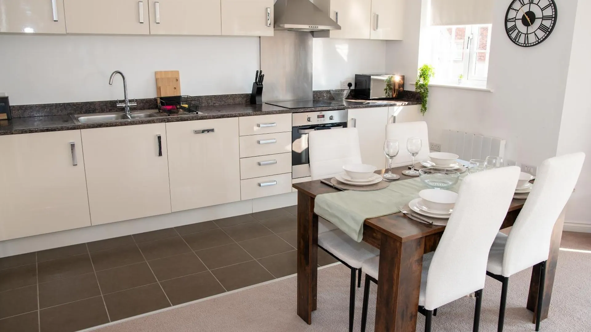 아파트 Spacious Retreat With Parking: Ideal For Families & Contractors 요크